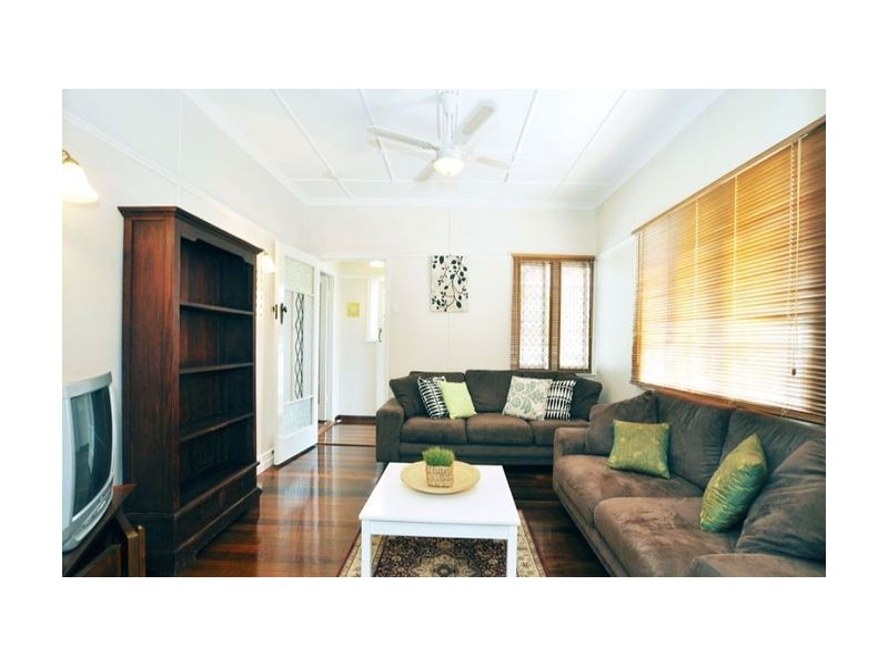 33 Aveling Street, Wavell Heights QLD 4012