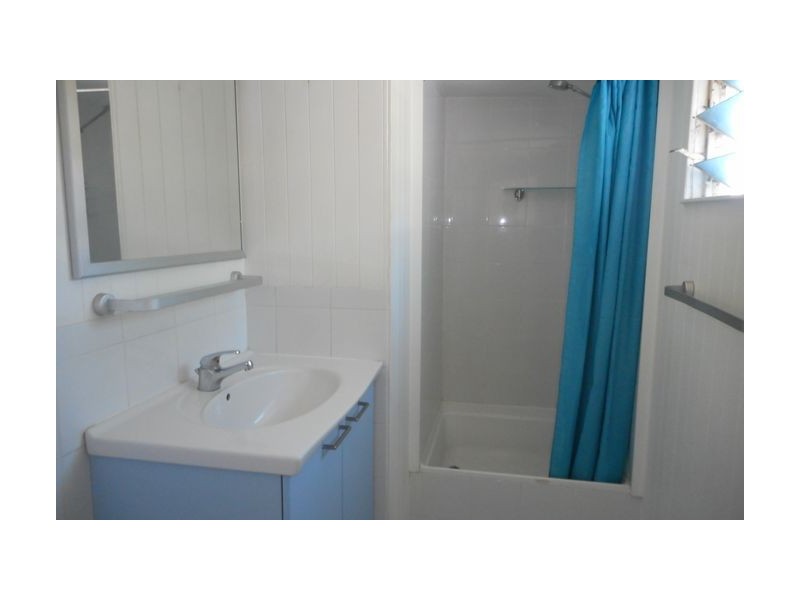 93 Nudgee Road, Hamilton QLD 4007