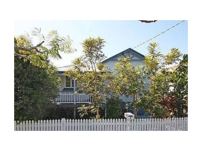 4 Cotton Street, Shorncliffe QLD 4017