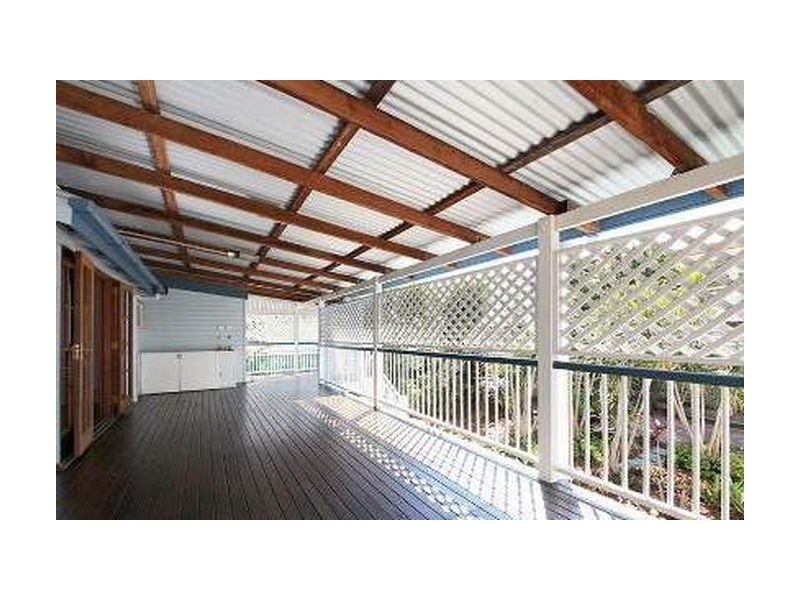 4 Cotton Street, Shorncliffe QLD 4017