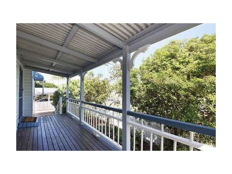 4 Cotton Street, Shorncliffe QLD 4017