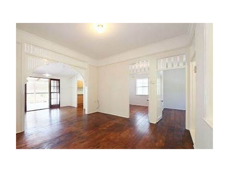 4 Cotton Street, Shorncliffe QLD 4017