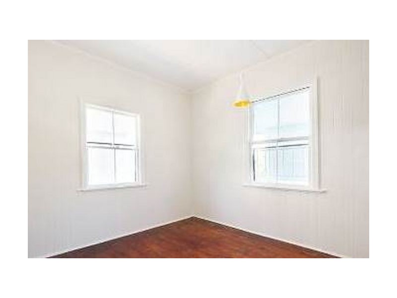 4 Cotton Street, Shorncliffe QLD 4017