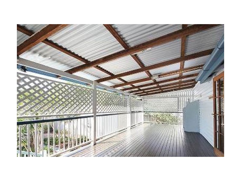 4 Cotton Street, Shorncliffe QLD 4017