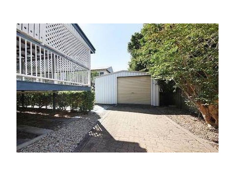 4 Cotton Street, Shorncliffe QLD 4017