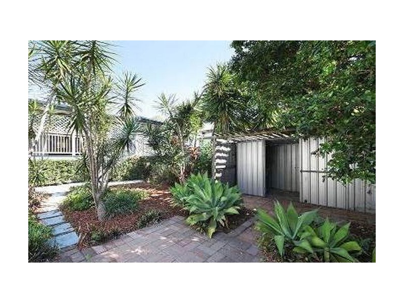 4 Cotton Street, Shorncliffe QLD 4017