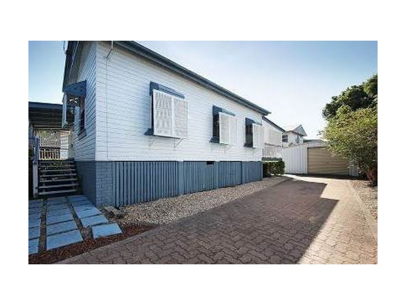 4 Cotton Street, Shorncliffe QLD 4017