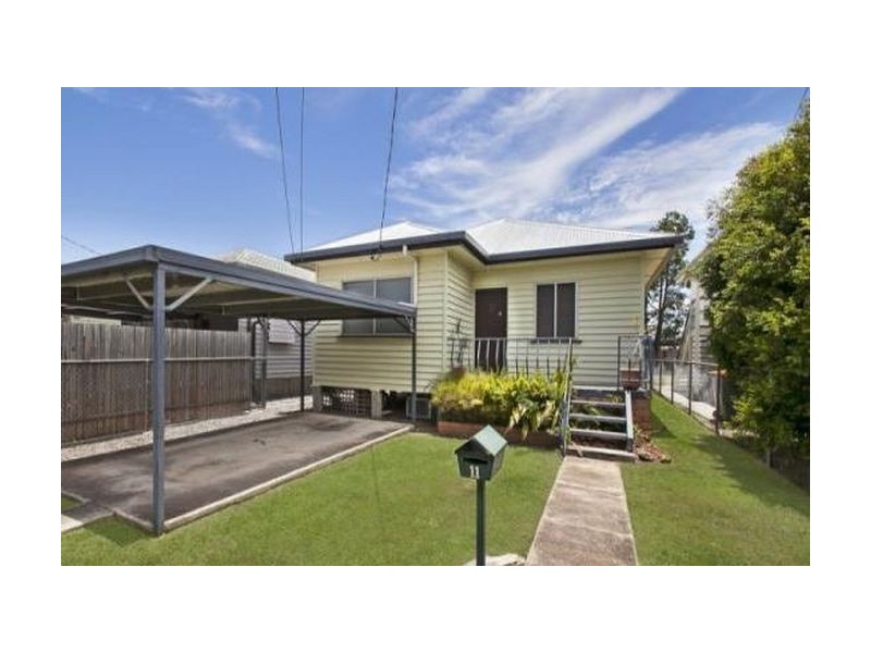 11 Burralong Street, Deagon QLD 4017