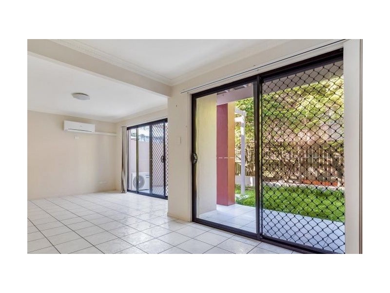 18 Fifth Avenue, Kedron QLD 4031