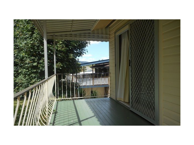 27 Eromba Crescent, Ferny Hills QLD 4055