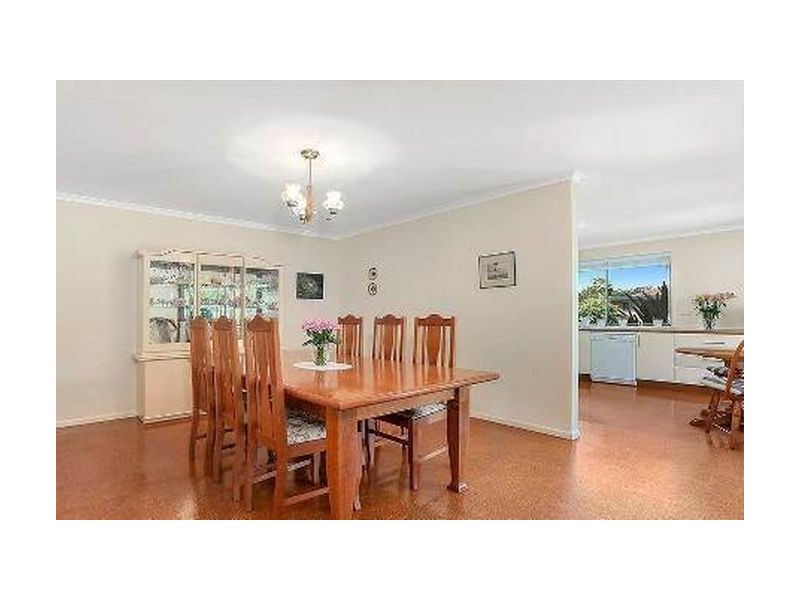 27 Eromba Crescent, Ferny Hills QLD 4055