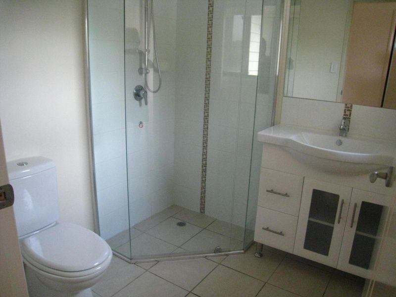 2/9 Curwen Terrace, Chermside QLD 4032