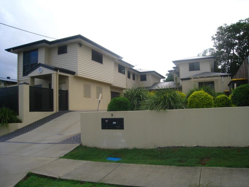 2/9 Curwen Terrace, Chermside QLD 4032