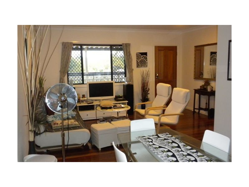 17 Curwen Tce, Chermside QLD 4032