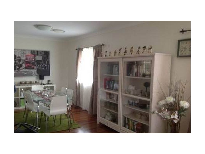 17 Curwen Tce, Chermside QLD 4032