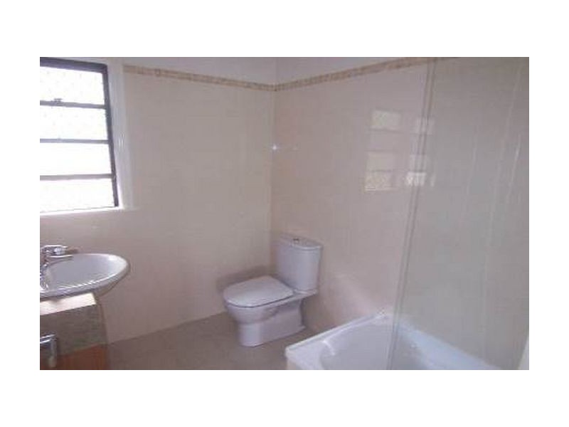 17 Curwen Tce, Chermside QLD 4032