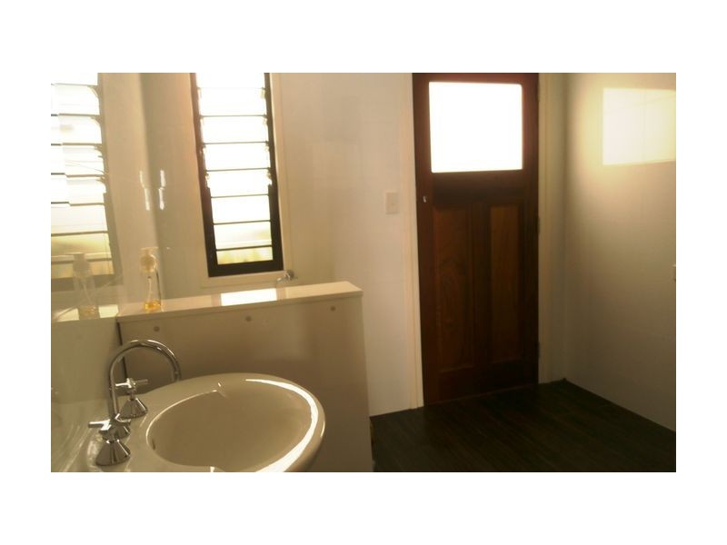 14 Griffith Street, Sandgate QLD 4017