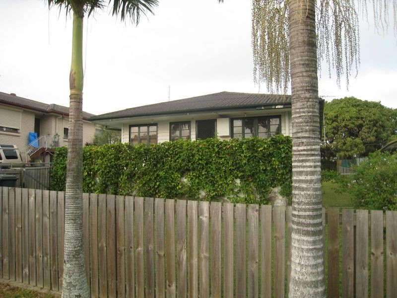 216 Hamilton Road, Wavell Heights QLD 4012