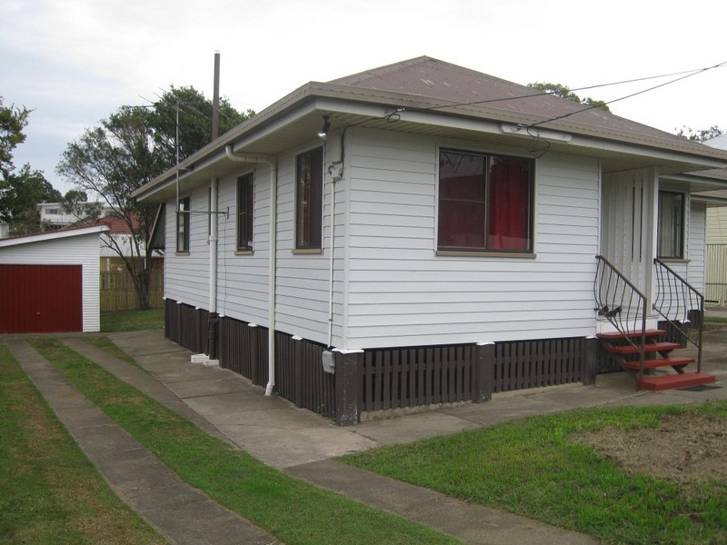 12 Alleena Street, Chermside QLD 4032