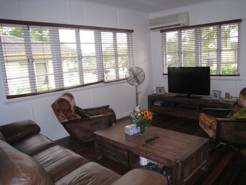 216 Hamilton Road, Wavell Heights QLD 4012