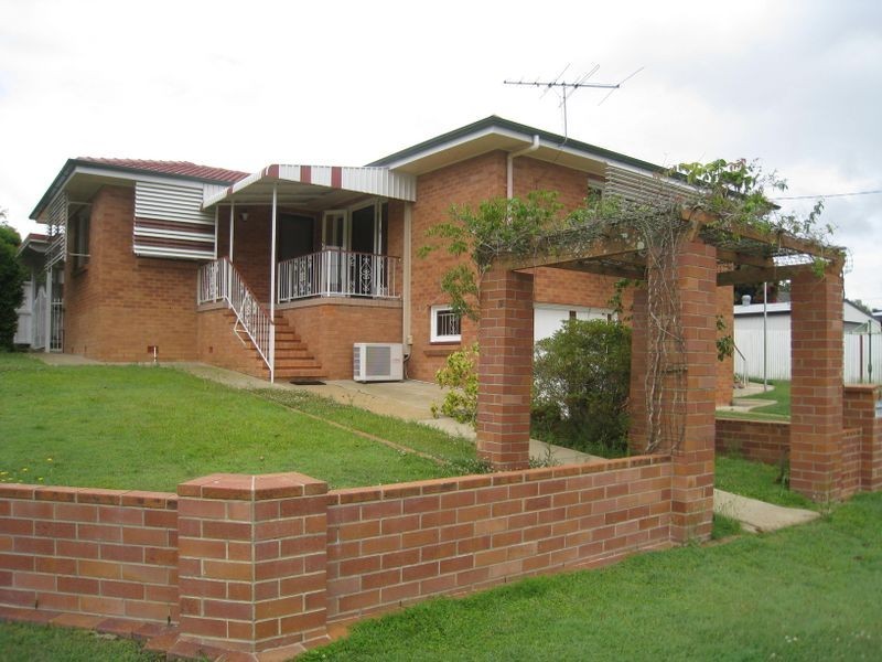 8 Lupton Street, Chermside West QLD 4032