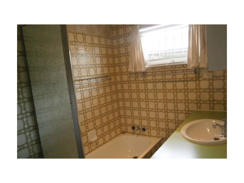 8 Lupton Street, Chermside West QLD 4032