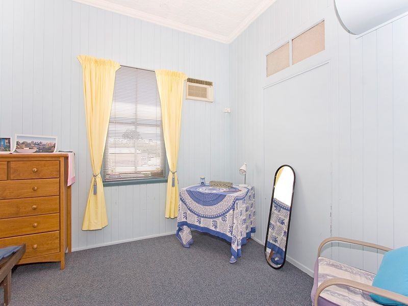 100 Hoskins Street, Sandgate QLD 4017