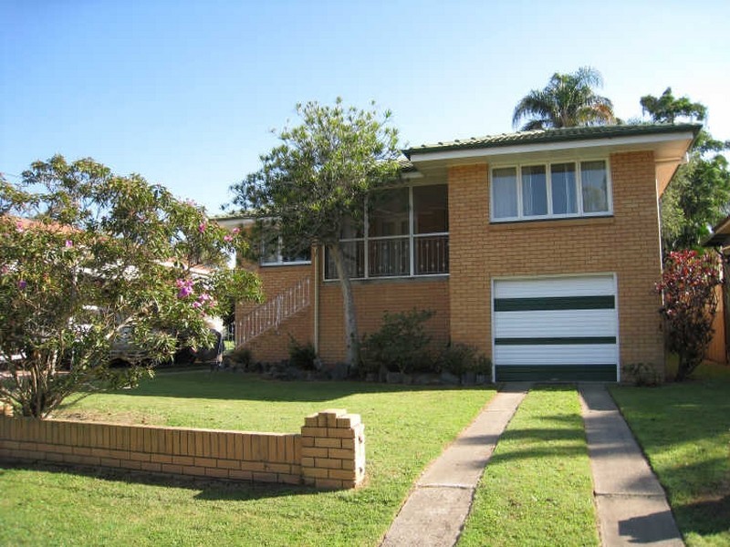 18 Brentwick Street, Chermside QLD 4032