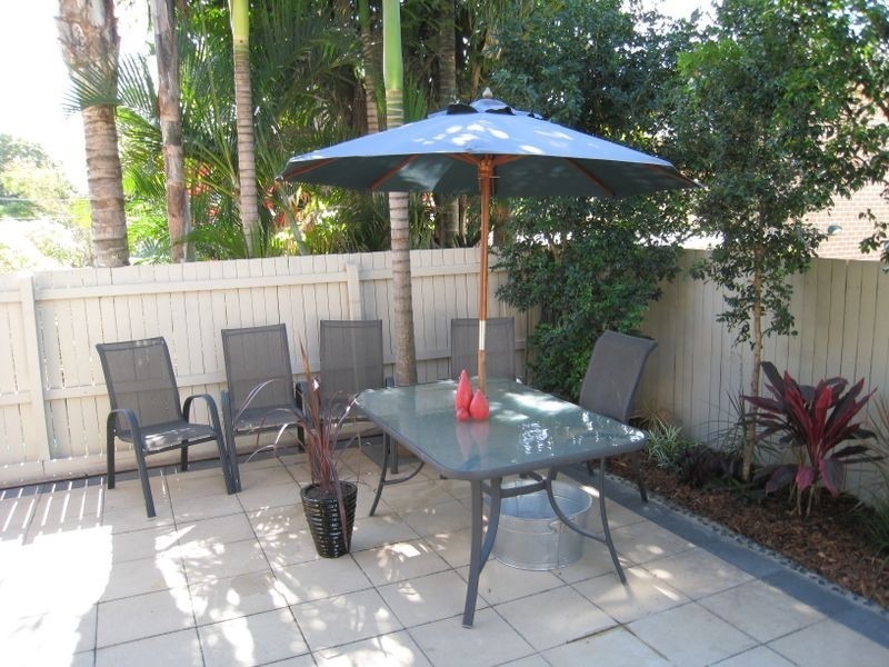 2/59 Hilltop Avenue, Chermside QLD 4032