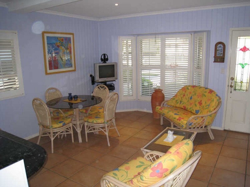 41 Kate Street, Shorncliffe QLD 4017