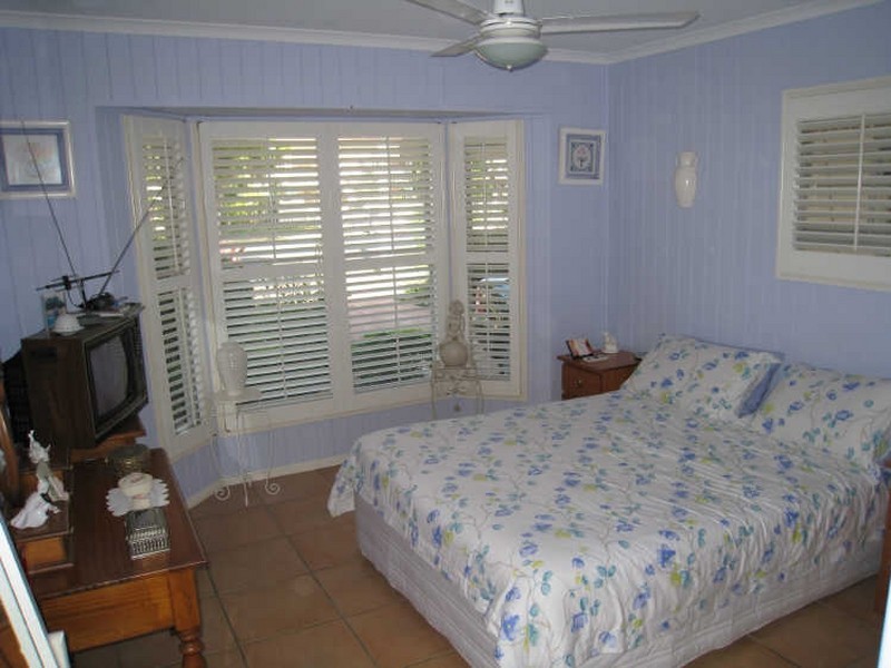 41 Kate Street, Shorncliffe QLD 4017