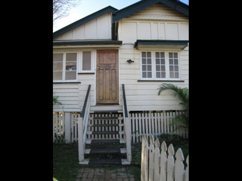 11 Julia Street, Nundah QLD 4012