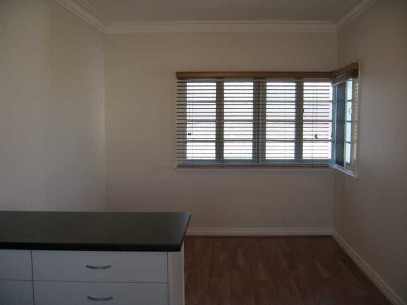 30 Thirteenth Avenue, Brighton QLD 4017
