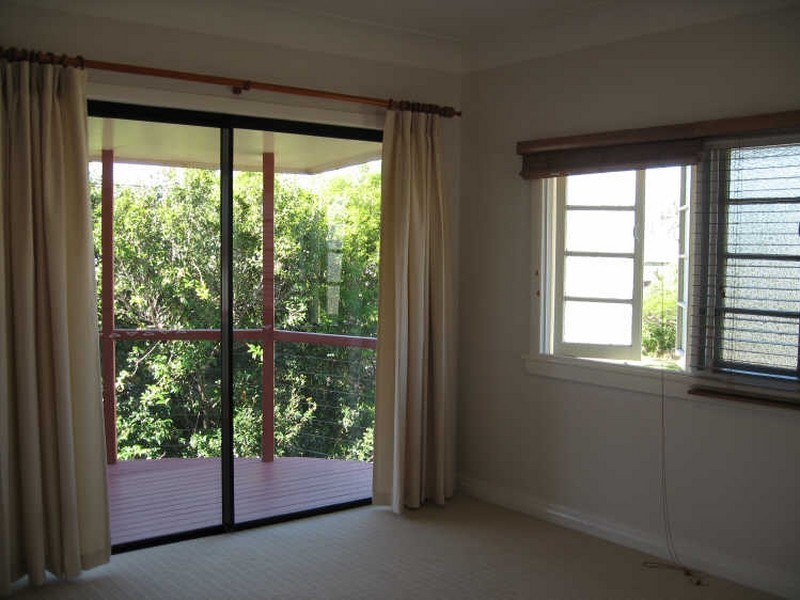 30 Thirteenth Avenue, Brighton QLD 4017