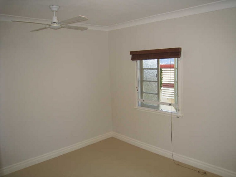 30 Thirteenth Avenue, Brighton QLD 4017