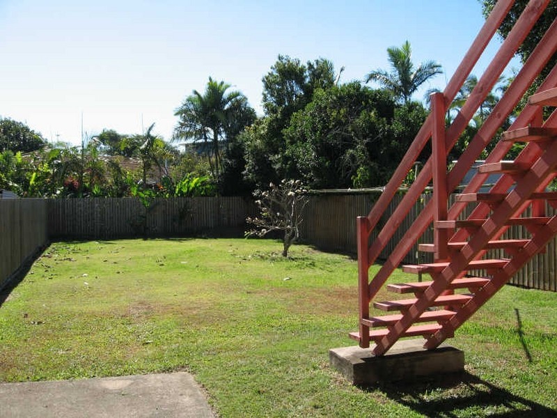 30 Thirteenth Avenue, Brighton QLD 4017