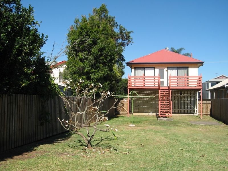 30 Thirteenth Avenue, Brighton QLD 4017