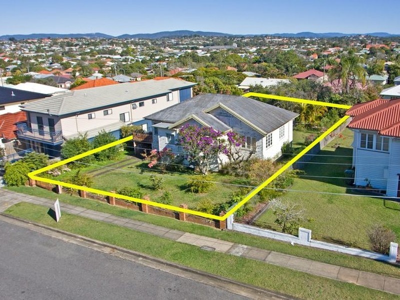 12 Warraba Avenue, Wavell Heights QLD 4012