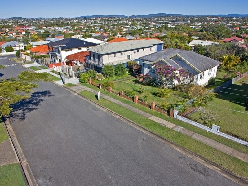 12 Warraba Avenue, Wavell Heights QLD 4012