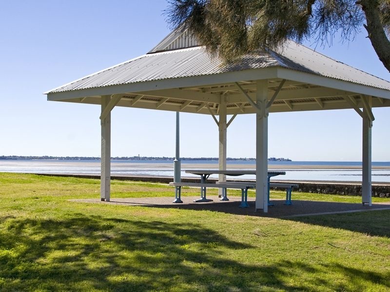 6 Thirteenth Avenue, Brighton QLD 4017