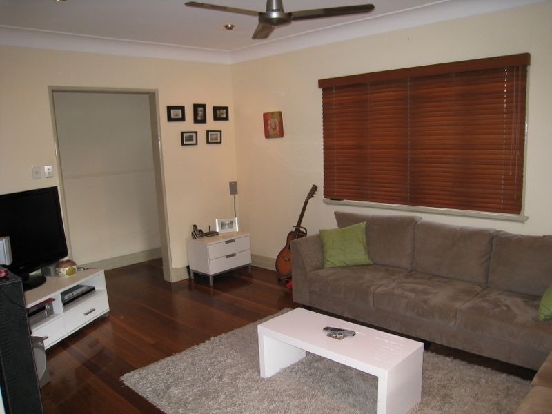 18 Kembla Street, Wavell Heights QLD 4012