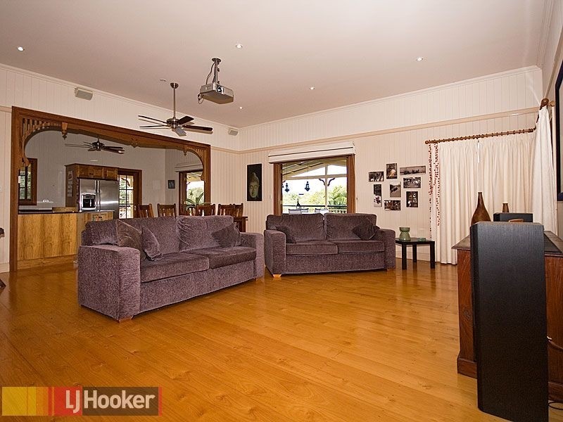 21 Robinson Street, Shorncliffe QLD 4017