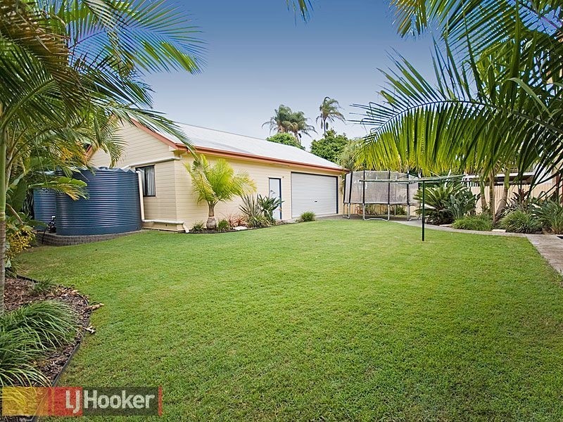 21 Robinson Street, Shorncliffe QLD 4017