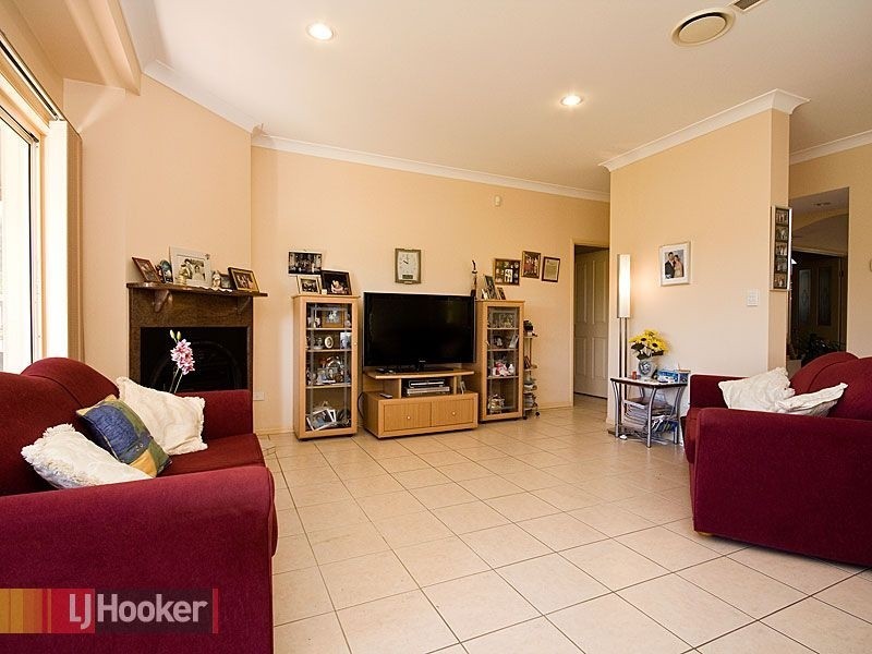 2 Castlehaven Close, Chermside West QLD 4032