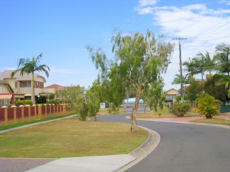 2/26 Seventeenth Avenue, Brighton QLD 4017