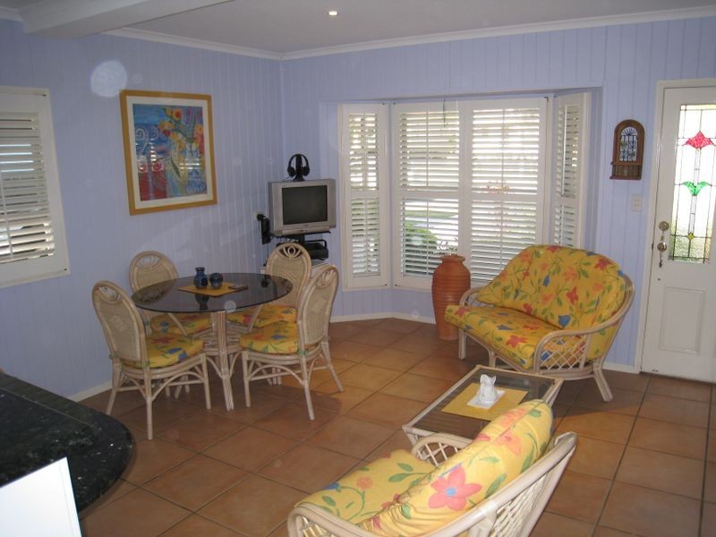 41 Kate Street, Shorncliffe QLD 4017