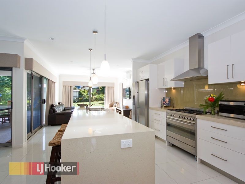 111 Alexandra Street, Sandgate QLD 4017