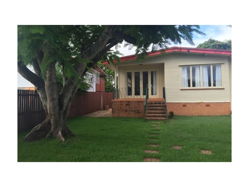 15 Caronga Street, Wavell Heights QLD 4012