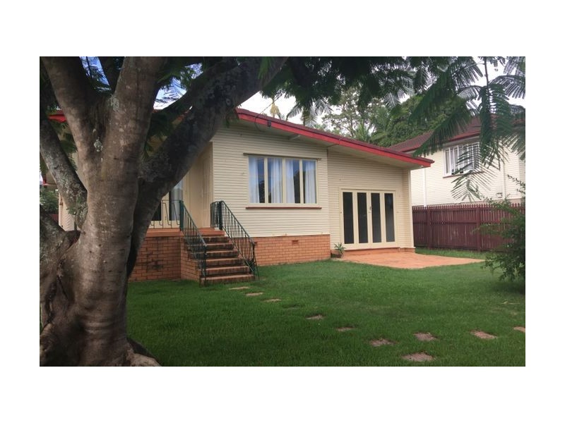15 Caronga Street, Wavell Heights QLD 4012