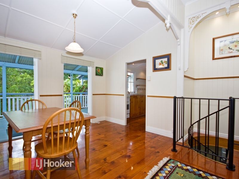 6 Cotton Street, Shorncliffe QLD 4017